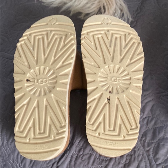 UGG Women's Brown Slide Sandals with Red Accents - Picture 2 of 2